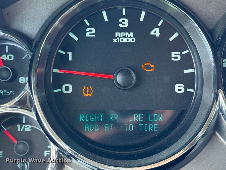 image for item EF2233 2011 Chevrolet Silverado 2500HD Ext. Cab utility bed pickup truck