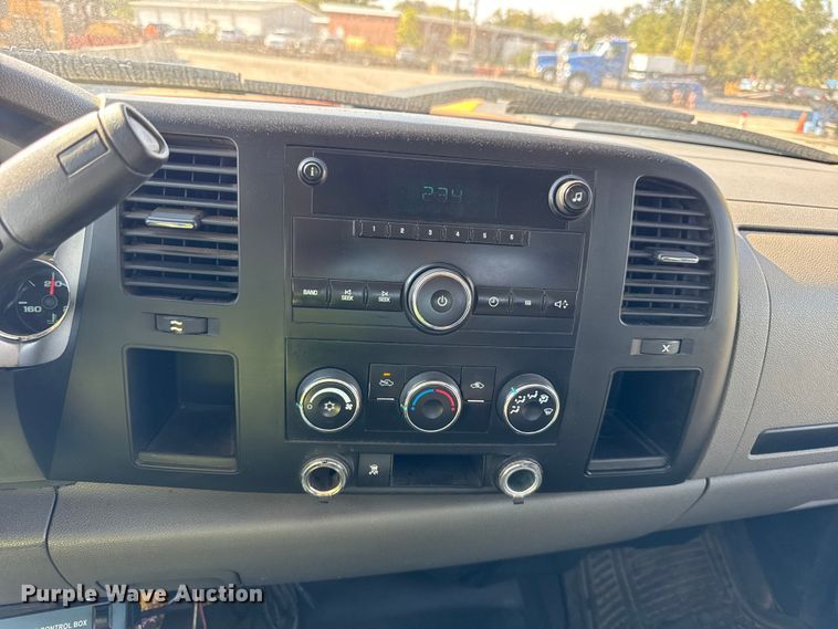 image for item EF2233 2011 Chevrolet Silverado 2500HD Ext. Cab utility bed pickup truck