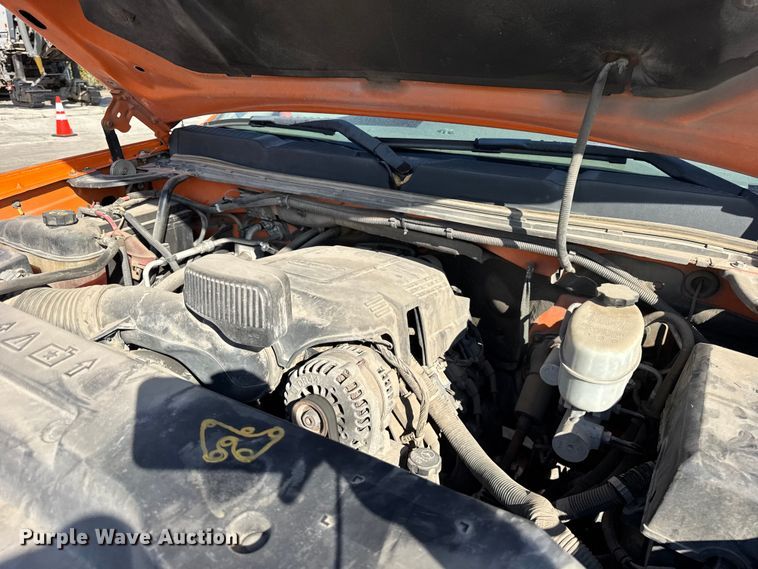 image for item EF2233 2011 Chevrolet Silverado 2500HD Ext. Cab utility bed pickup truck