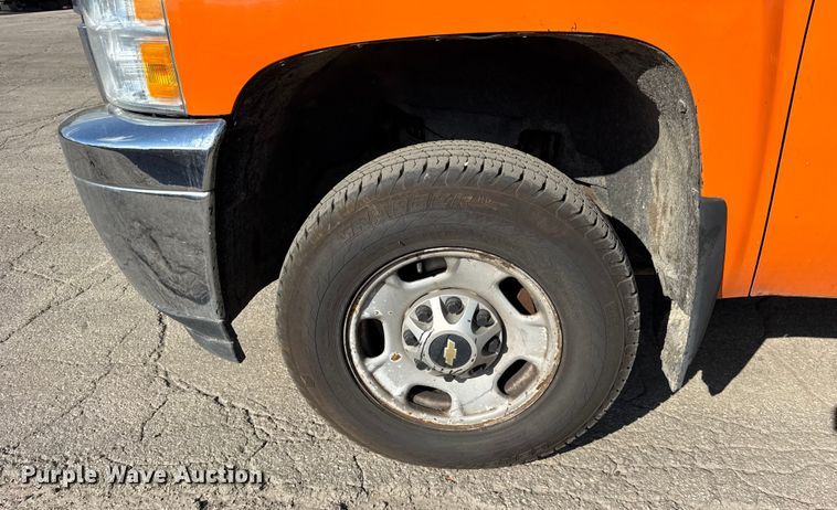 image for item EF2233 2011 Chevrolet Silverado 2500HD Ext. Cab utility bed pickup truck