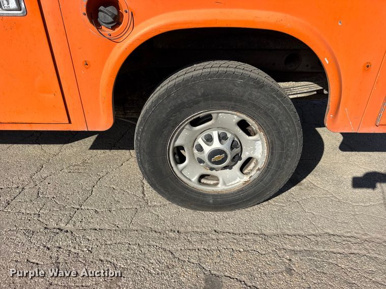 image for item EF2233 2011 Chevrolet Silverado 2500HD Ext. Cab utility bed pickup truck