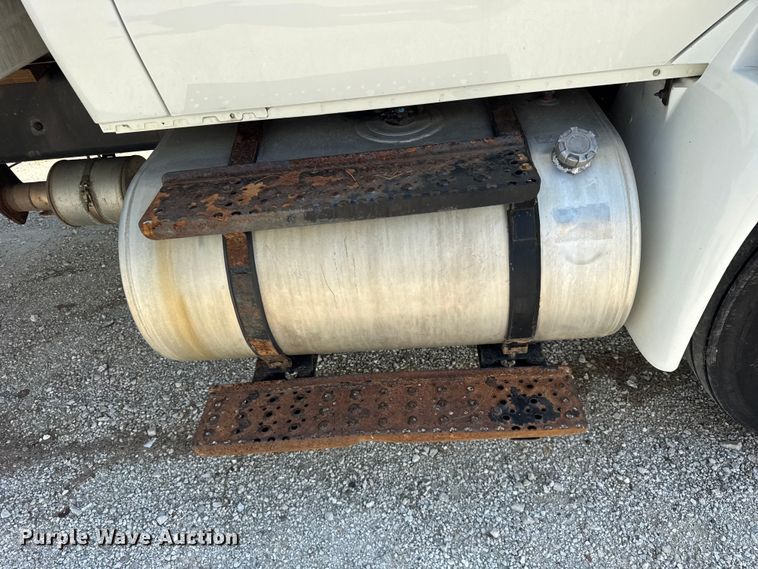 image for item EF2244 2013 International 4300 box truck