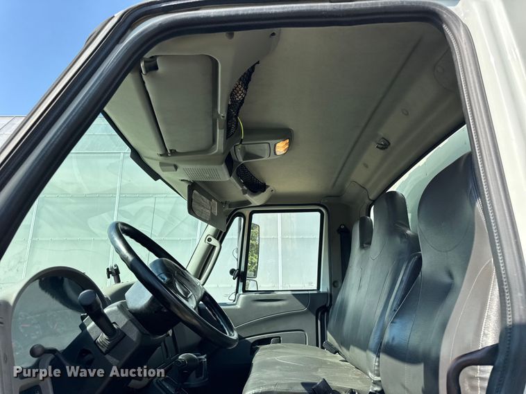 image for item EF2244 2013 International 4300 box truck