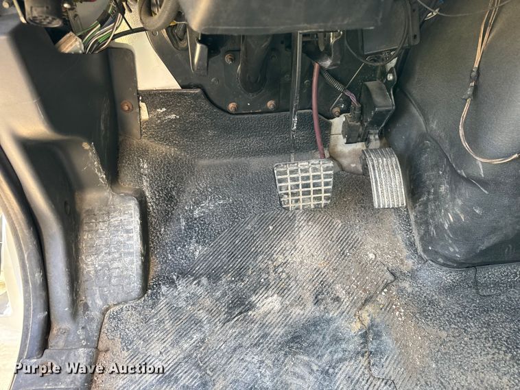 image for item EF2244 2013 International 4300 box truck