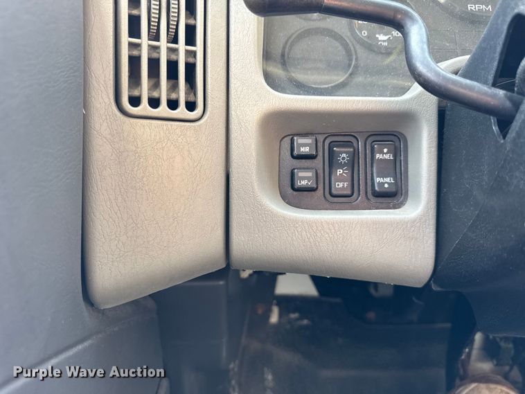 image for item EF2244 2013 International 4300 box truck