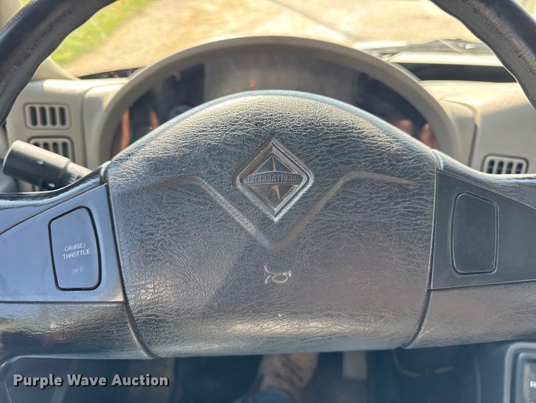 image for item EF2244 2013 International 4300 box truck