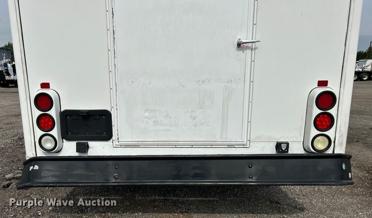 image for item EG0673 2009 Ford E450 Super Duty shuttle bus