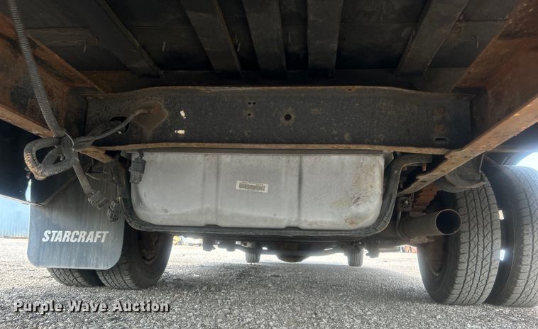 image for item EG0673 2009 Ford E450 Super Duty shuttle bus