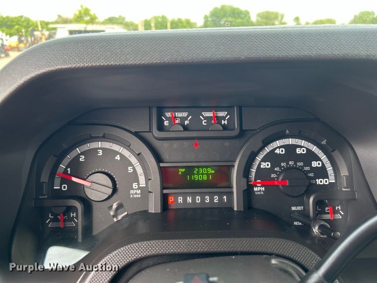 image for item EG0673 2009 Ford E450 Super Duty shuttle bus