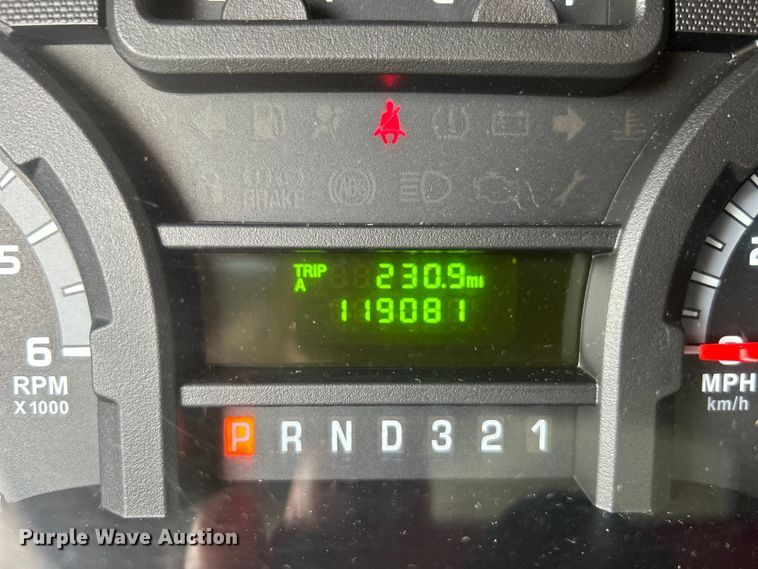 image for item EG0673 2009 Ford E450 Super Duty shuttle bus