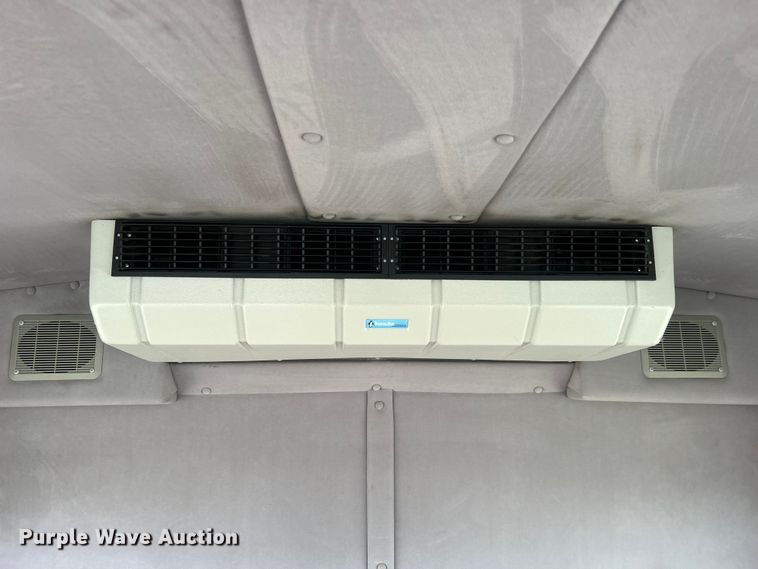 image for item EG0673 2009 Ford E450 Super Duty shuttle bus