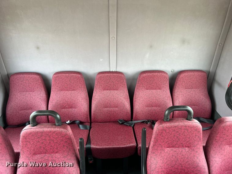 image for item EG0673 2009 Ford E450 Super Duty shuttle bus