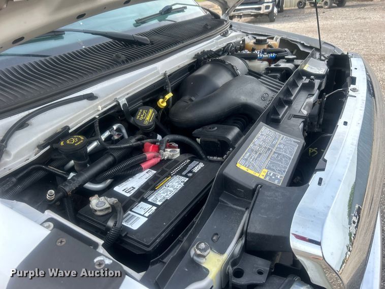 image for item EG0673 2009 Ford E450 Super Duty shuttle bus