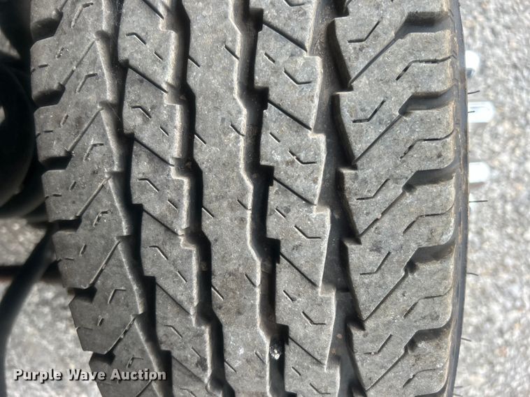 image for item EG0673 2009 Ford E450 Super Duty shuttle bus