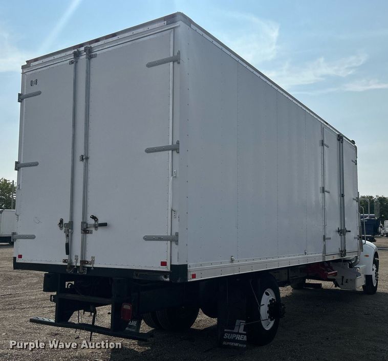 image for item EG1036 2015 Peterbilt  337 delivery truck