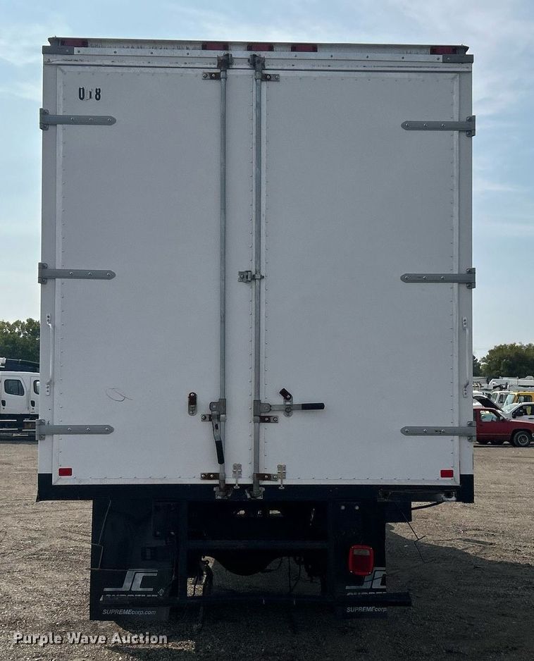 image for item EG1036 2015 Peterbilt  337 delivery truck