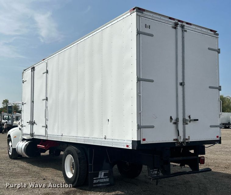 image for item EG1036 2015 Peterbilt  337 delivery truck