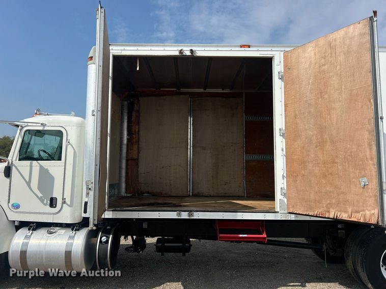 image for item EG1036 2015 Peterbilt  337 delivery truck
