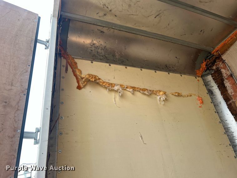 image for item EG1036 2015 Peterbilt  337 delivery truck