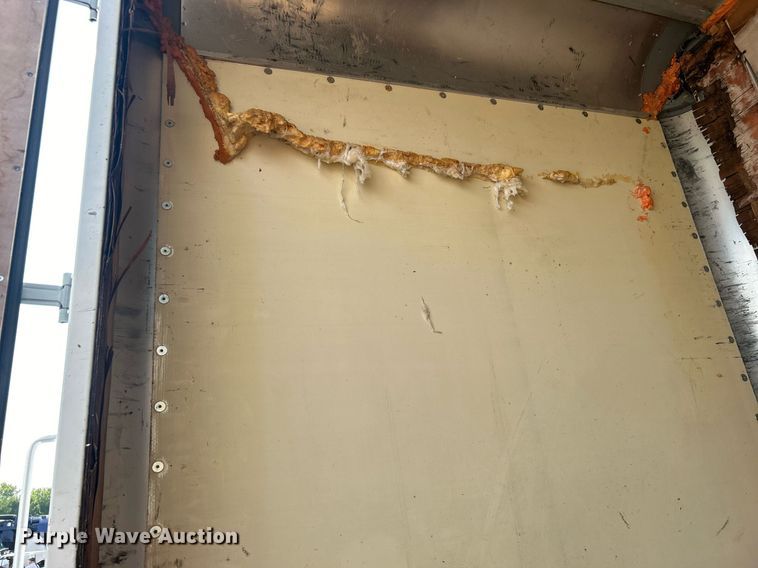 image for item EG1036 2015 Peterbilt  337 delivery truck