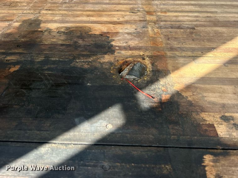 image for item EG1036 2015 Peterbilt  337 delivery truck