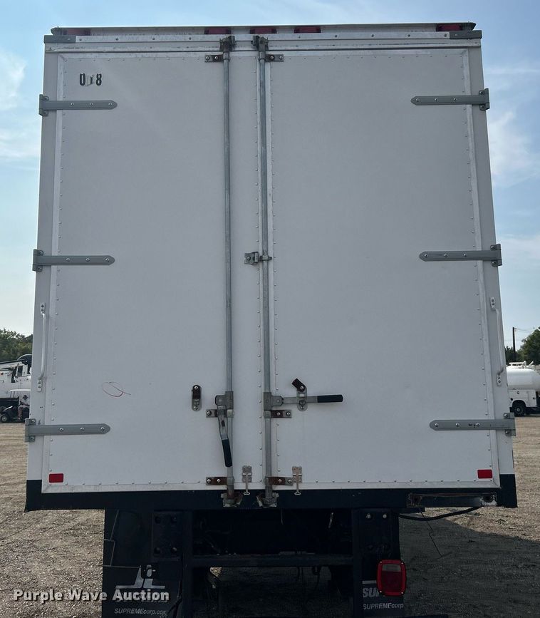 image for item EG1036 2015 Peterbilt  337 delivery truck