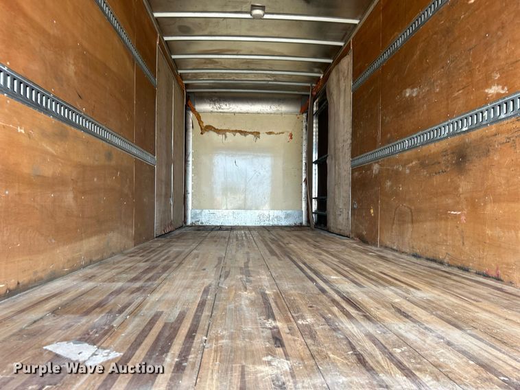 image for item EG1036 2015 Peterbilt  337 delivery truck