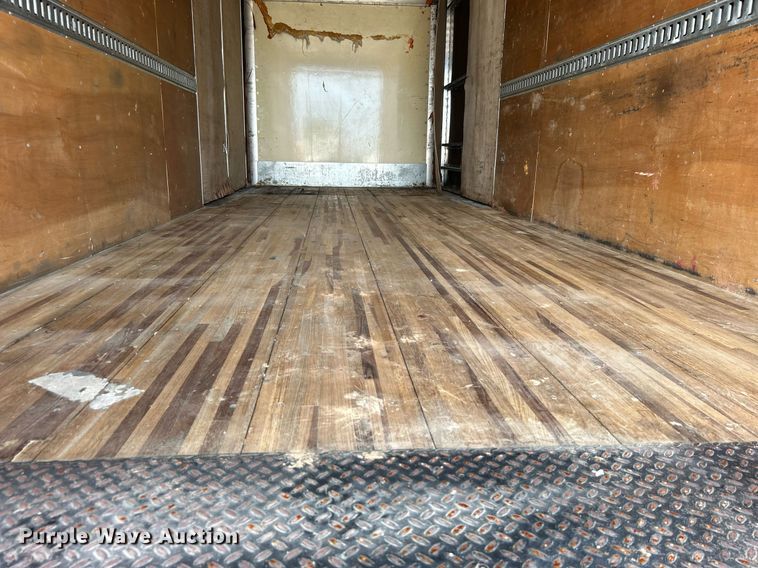 image for item EG1036 2015 Peterbilt  337 delivery truck