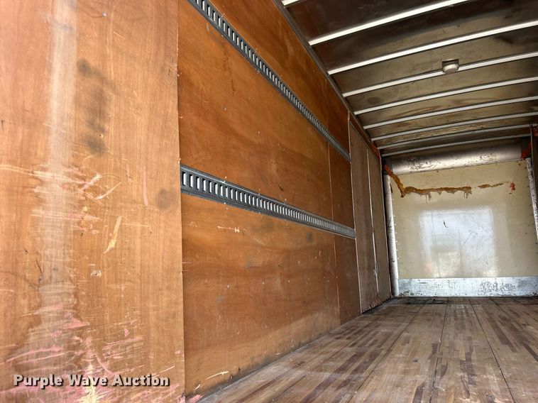 image for item EG1036 2015 Peterbilt  337 delivery truck