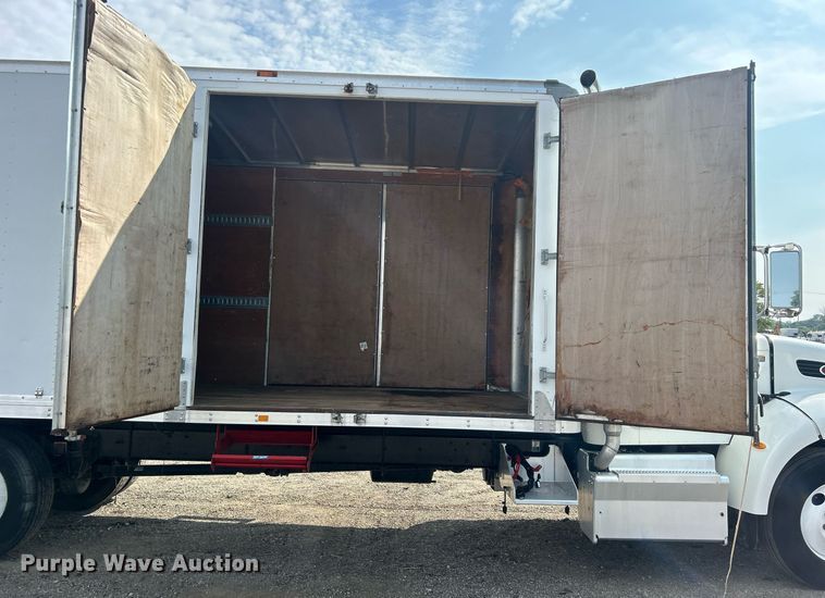 image for item EG1036 2015 Peterbilt  337 delivery truck