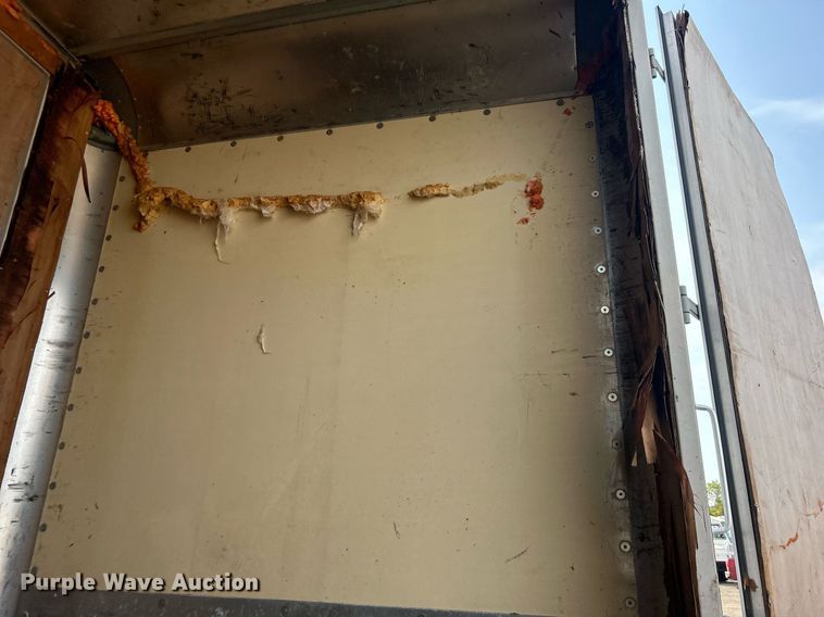 image for item EG1036 2015 Peterbilt  337 delivery truck