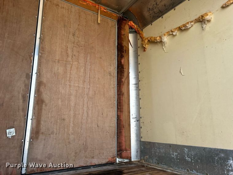 image for item EG1036 2015 Peterbilt  337 delivery truck