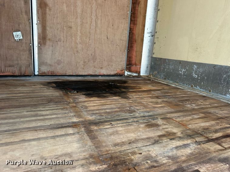 image for item EG1036 2015 Peterbilt  337 delivery truck