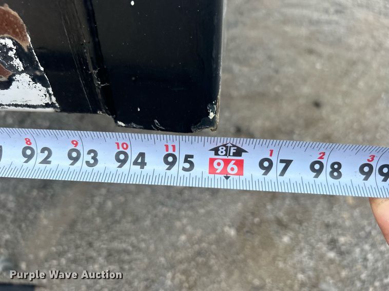 image for item EG1036 2015 Peterbilt  337 delivery truck