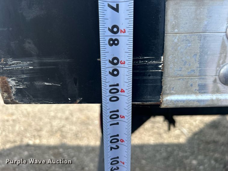 image for item EG1036 2015 Peterbilt  337 delivery truck