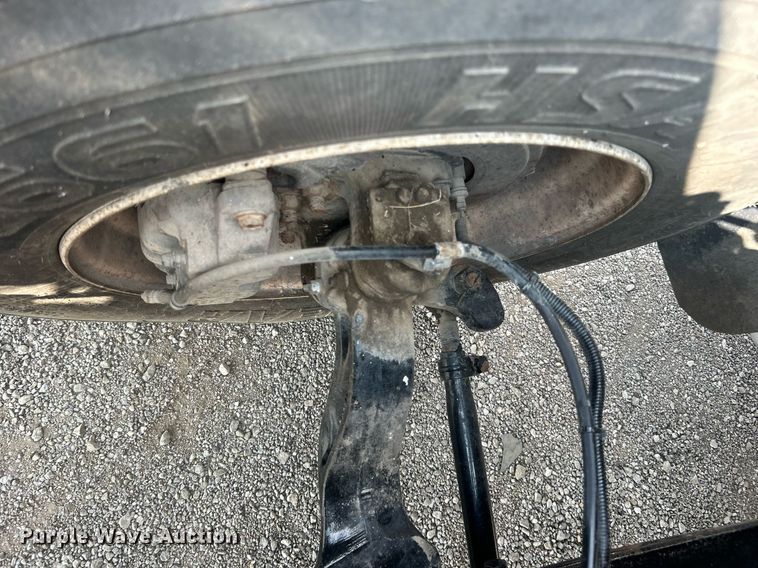 image for item EG1036 2015 Peterbilt  337 delivery truck