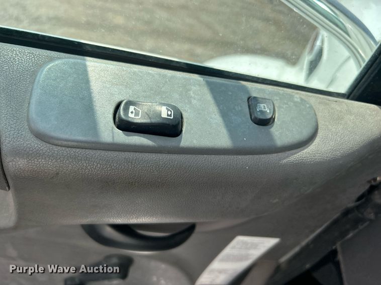 image for item EG1036 2015 Peterbilt  337 delivery truck