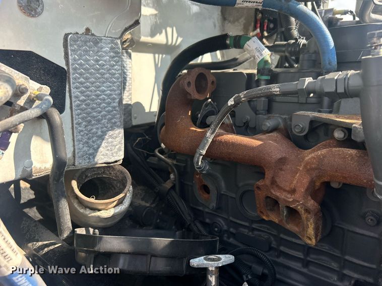 image for item EG1036 2015 Peterbilt  337 delivery truck