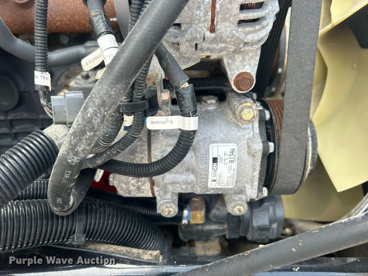 image for item EG1036 2015 Peterbilt  337 delivery truck