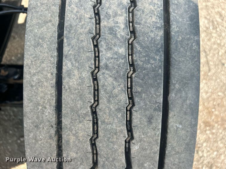 image for item EG1036 2015 Peterbilt  337 delivery truck