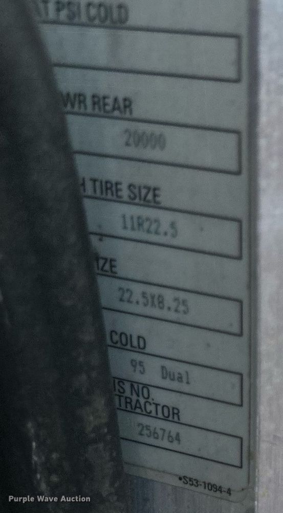 image for item EG1036 2015 Peterbilt  337 delivery truck