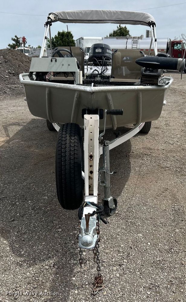 image for item EG1489 1996 Roughneck boat