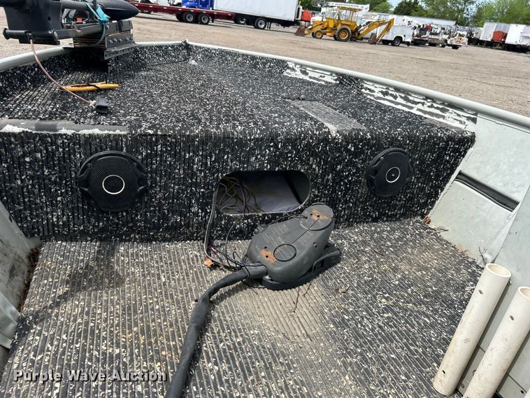 image for item EG1489 1996 Roughneck boat