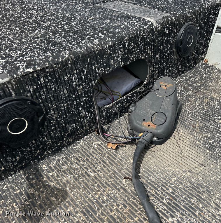 image for item EG1489 1996 Roughneck boat