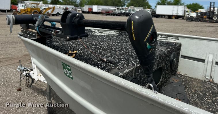 image for item EG1489 1996 Roughneck boat