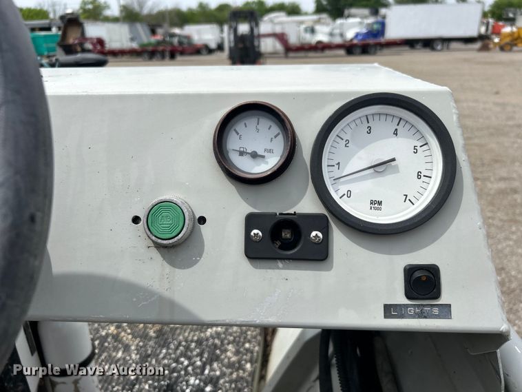 image for item EG1489 1996 Roughneck boat