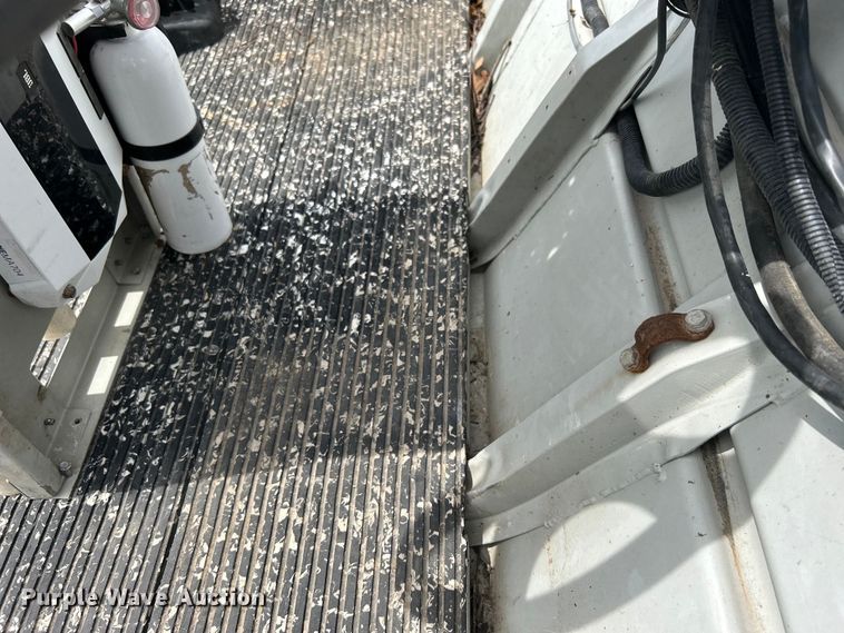 image for item EG1489 1996 Roughneck boat