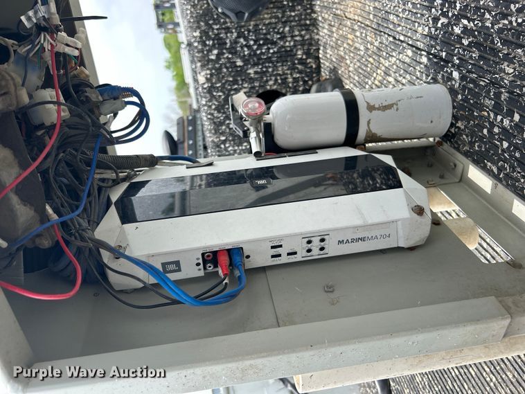 image for item EG1489 1996 Roughneck boat