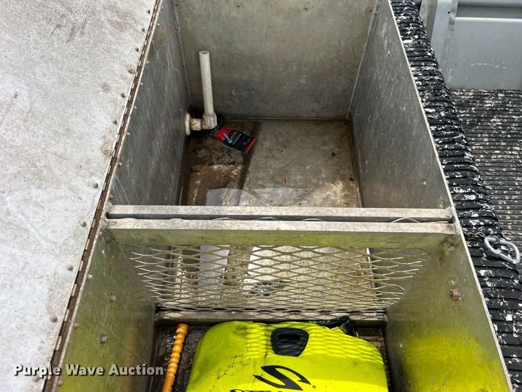 image for item EG1489 1996 Roughneck boat