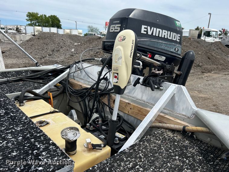 image for item EG1489 1996 Roughneck boat